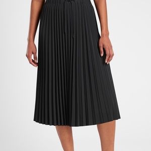 Athleta Hayes Pleated Midi Skirt Black Size M